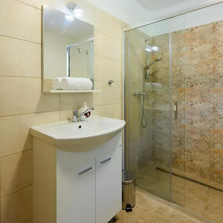 Aparthotel Mezivodi